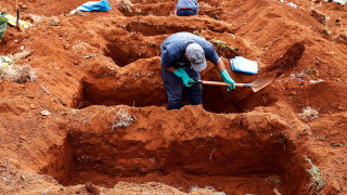 Бразилия регистрира 1 282 смъртни случая от COVID 19 от последната