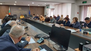 Проби от фермите под карантина в Велинград в лабораторията в