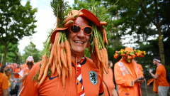 Нидерландия - Англия 1:0, Шави Симонс изведе "лалетата" напред в резултата!