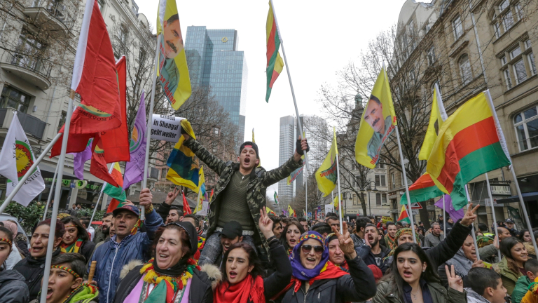 30 хиляди кюрди протестираха срещу Ердоган във Франкфурт на Майн