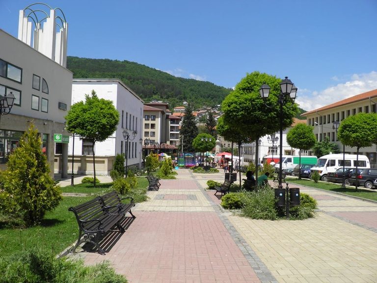 Центърът на Трън