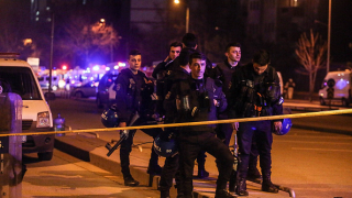 Четирима ранени при взрив в Истанбул