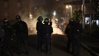 Броят на арестуваните при снощните безредици във Франция достигна 667