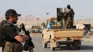 "Ислямска държава" похити нефтена рафинерия - 15 души в неизвестност