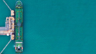 Петролен танкер на който са наложени санкции от Европейския съюз