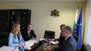 Министърът на туризма Николина Ангелкова се срещна с посланика на Полша Мачей