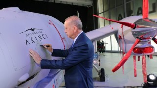 Турската армия вече разполага с ново поколение бойни дронове произведени
