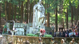 151 г. от гибелта на Хаджи Димитър и Стефан Караджа отбелязаха на Бузлуджа