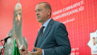 Турският президент Тайип Ердоган обещава да донесе мир и сигурност