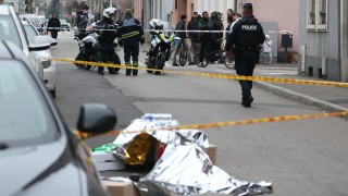 Френските власти са задържали още трима души свързани с вчерашното