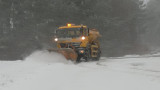Над 1 000 машини почистват снега в страната 