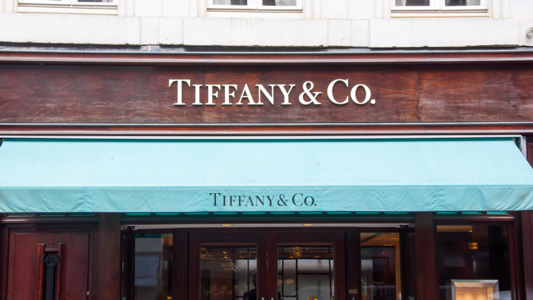 Шефът на Tiffany се оттегля от поста си