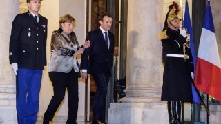 Меркел и Макрон обещаха нов тласък на ЕС към по-тясна интеграция