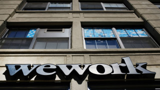 WeWork се нуждаеше от спасение - но съоснователят ѝ си тръгва милиардер