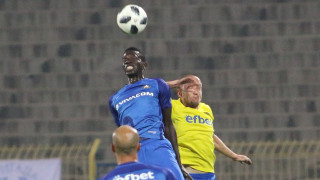 Дефанзивният халф на Левски Хали Тиам разкри на какво се