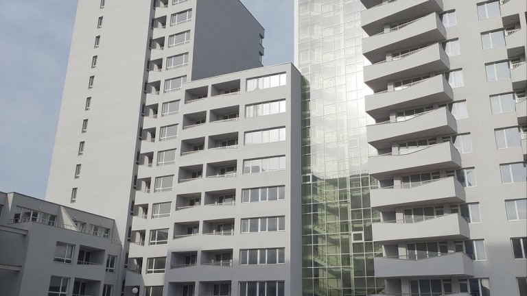 Българската банка за развитие продава цял недостроен жилищен комплекс в