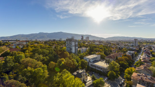 Днес ще бъде предимно слънчево Това съобщават от НИМХ В сутрешните