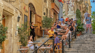 Зимните месеци обикновено са времето когато повечето хора заминават на