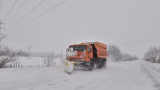Снегорин прати кола между мантинелите на АМ "Марица"