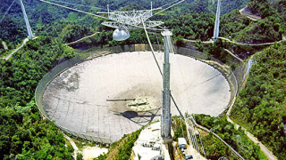 Най-големият радиотелескоп в света е застрашен от закриване