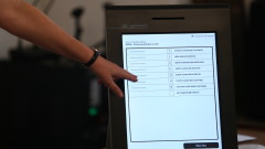 Кандидат-депутати викани в МВР защо демонстрират как се гласува с машини