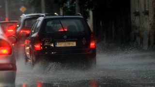 АПИ предупреждава шофьорите за валежи и гръмотевици