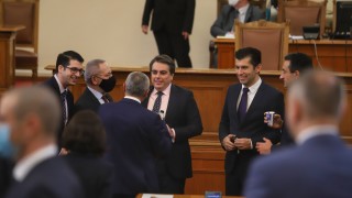 Пеканов не иска да връзва ръцете на следващо правителство в сектор Енергетика
