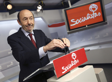 Лидерът на испанските социалисти подаде оставка заради евровота