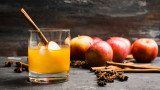 Есенен вариант на коктейла Aperol Spritz – с ябълка, канела, водка и още герои
