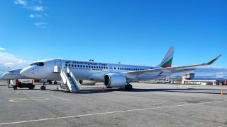 С четири модерни машини Airbus A220 вече разполага България Еър