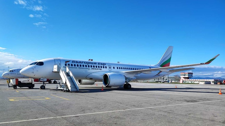 С четири модерни машини Airbus A220 вече разполага България Еър,