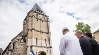 Втори задържан за убийството на френския свещеник 