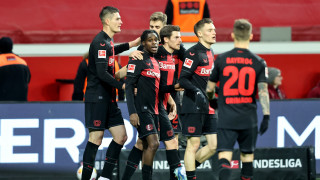 Лидерът в Бундеслигата Байер Леверкузен продължава с изключително силното