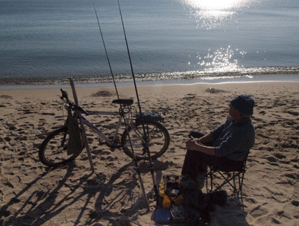 За два дни оправят плажа на Черноморец, обеща новият собственик