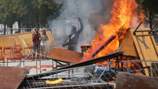 Сблъсъци между полиция и протестиращи в Нант 