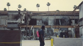 От Калифорния до Вашингтон от бряг до бряг различни протести