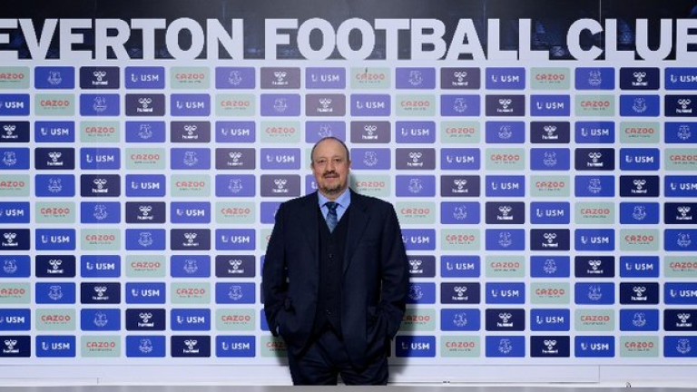 Рафаел Бенитес официално бе назначен за мениджър на Евертън, обявиха