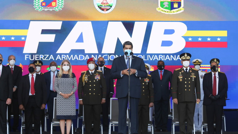 Президентът на Венецуела Николас Мадуро направи рокади във висшето военно