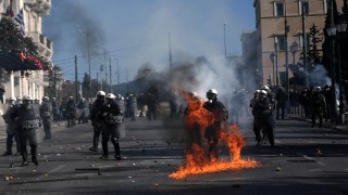 Гръцката полиция е използвала сълзотворен газ в Атина по време