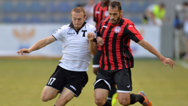 Трето поредно равенство за Амкар