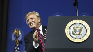 Президентът на САЩ Доналд Тръмп твърди че предполагаем информатор внедрен