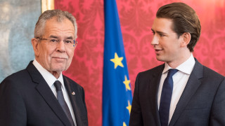 Австрийският президент призова Курц да защитава европейските ценности