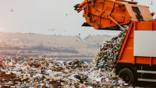 В Батак недоволстват срещу тонове боклуци в бивш военен завод