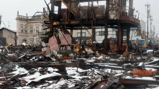 Хиляди бедстват в нечовешки условия след земетресението в Япония