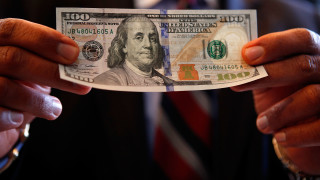 Щатският долар се засилва спрямо еврото британската лира и йената в
