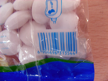 Продават нафталин във вид на бонбони