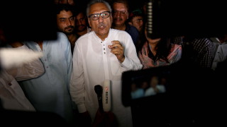 Президентът на Пакистан Ариф Алви обяви че Индия създава истерия