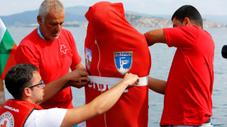 Човекът амфибия Яне Петков подобри рекорда на Гинес за плуване със