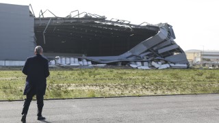 Загинали и 200 000 без ток след бури в Португалия 