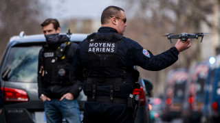 Френският президент Еманюел Макрон се подготвя за решаваща седмица в